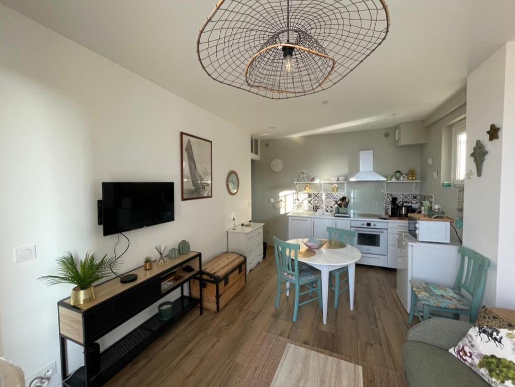La Belle Etoile Apartment Ault Bagian luar foto